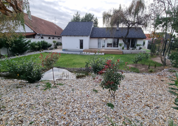 Štýlový 120 m2 ENERGETICKY úsporný DREVODOM s bazénom, POZEMOK 800 m2, pri lese