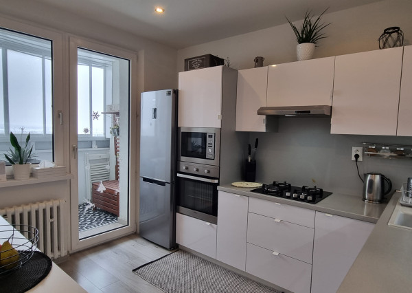 Moderný 3-izbový byt s klimatizáciou a zasklenou loggiou, 13/13 – Smolenická, Petržalka