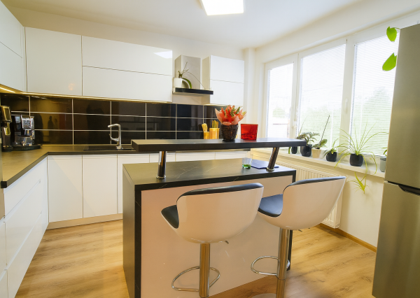 PRIESTOR, KOMFORT, SÚKROMIE-6-izb.-232 m² RD | bazén | garáž | parkovanie