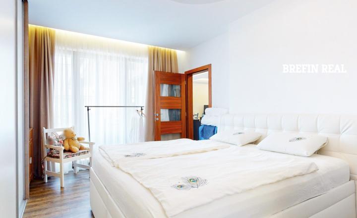 5-izbový bungalov s tromi kúpeľňami a pozemkom 769 m² - fotografia 25