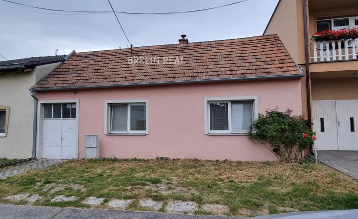 3-izbový rodinný dom s garážou a pozemkom 703 m² – Stupava - fotografia 1
