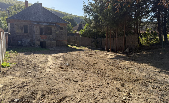 DOM s veľkým pozemkom -1020 m2 - fotografia 8